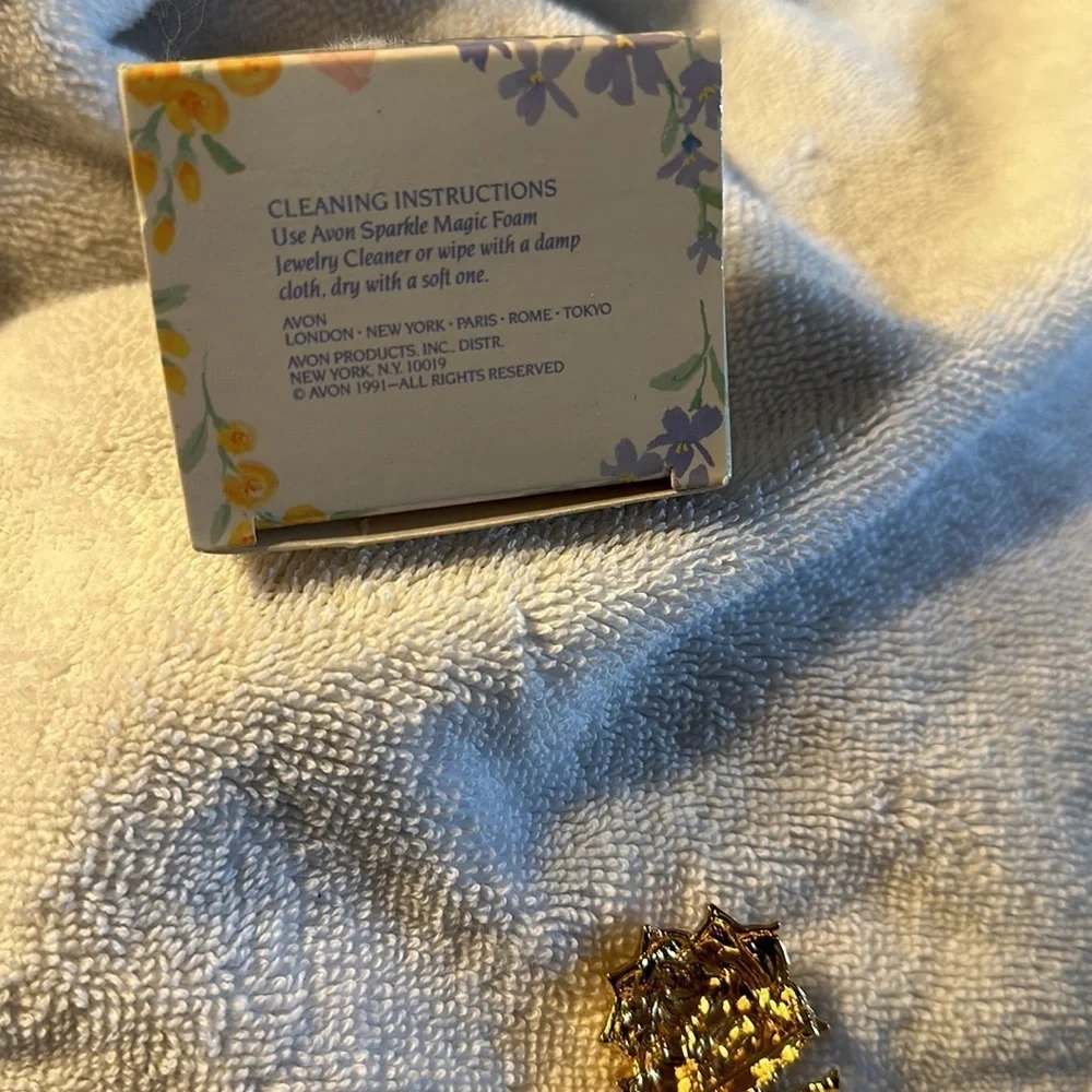 Avon Vintage 1991 Seasonal Bouquets Pin - Rose Goldtone